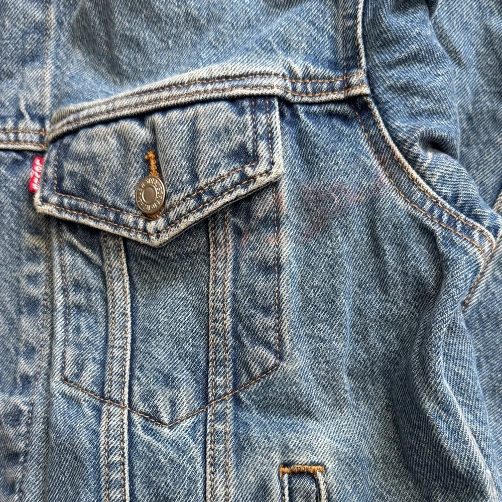 Levi's Classic Blue Jean Jacket - Picture 5 of 5